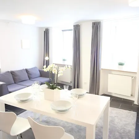 Holiday home Hofhaus Mit Riesengarten - Gemuetliches Haeuschen Im Kern Des Schoensten Mainzer Stadtteils Finthen